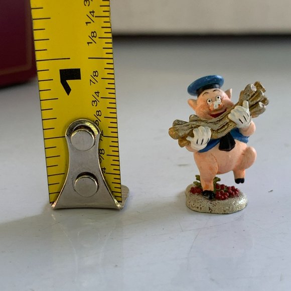 Fifer Pig Disney 3 Little Pigs WDCC Enchanted Places Miniature (Damaged) 1990s - Picture 8 of 8